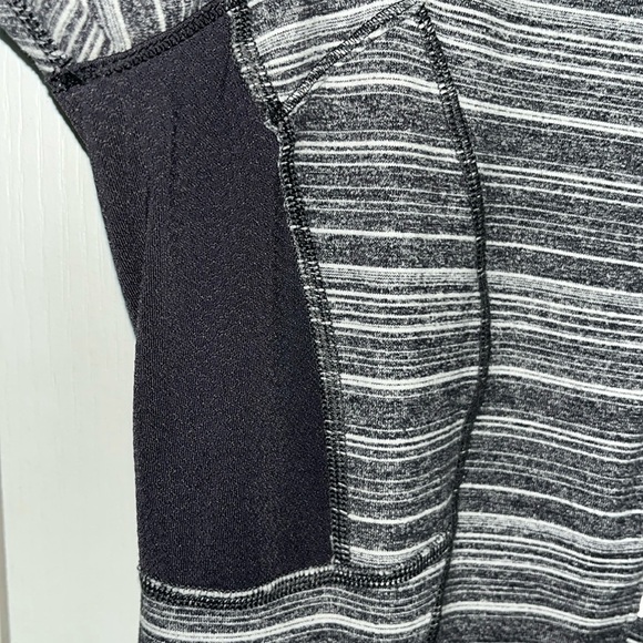 LULULEMON Athletica Half Zip-pullover Sweatshirt Reflective Stripes Size 6 Gray - Picture 10 of 15